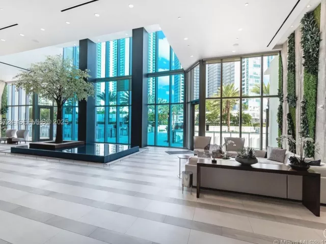4-bedroom condo for sale in Miami - 851 NE 1st Ave 4911 - MondialRealty