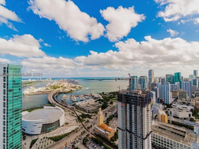 4-bedroom condo for sale in Miami - 851 NE 1st Ave 4911 - MondialRealty
