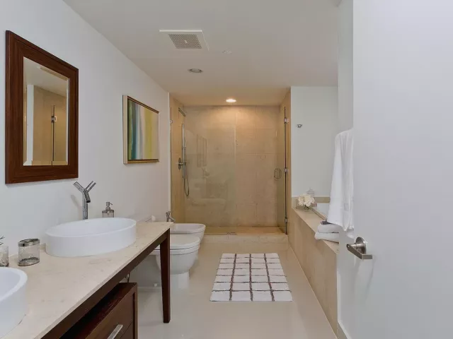 2-bedroom condo for sale in Miami - 495 Brickell Avenue 4010 - MondialRealty