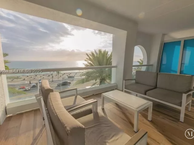 2-bedroom condo for sale in Fort Lauderdale - 551 N Fort Lauderdale Beach Blvd R204 - MondialRealty