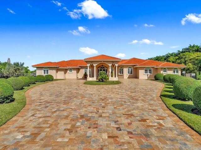 Home for sale at 18611 SW 122nd St - photo 7521175