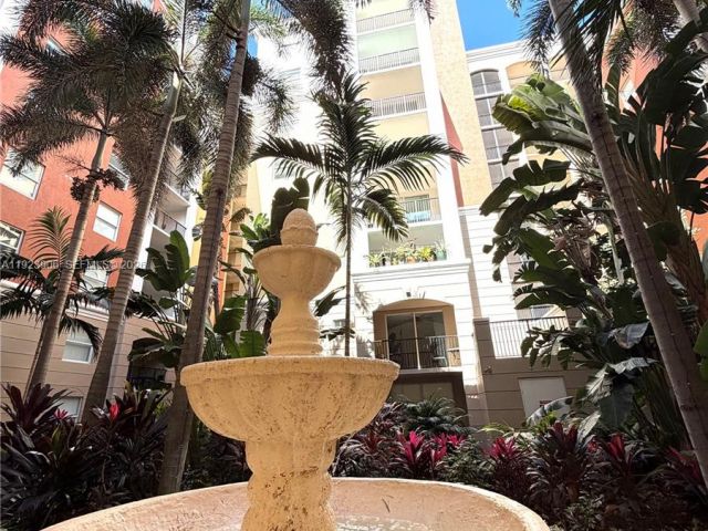 1-bedroom condo for sale in Sunny Isles Beach - 17150 N Bay Rd 2419 - MondialRealty