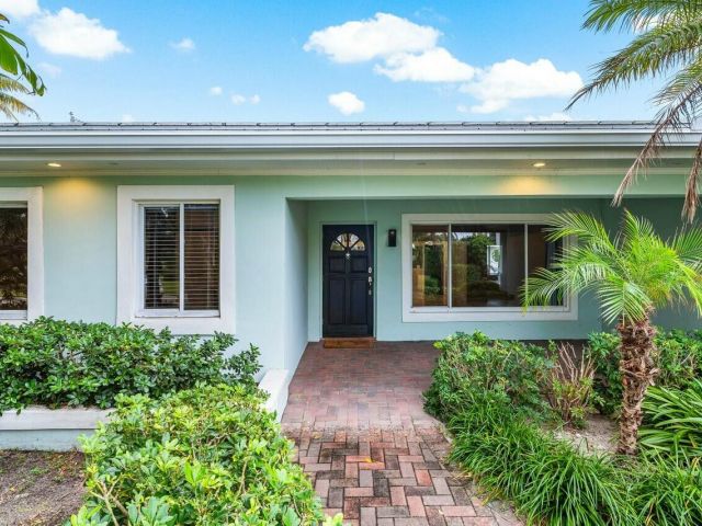 Home for rent at 121 NE Spanish Court - photo 6851158