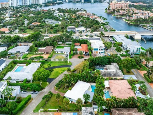 Home for rent at 121 NE Spanish Court - photo 6851162