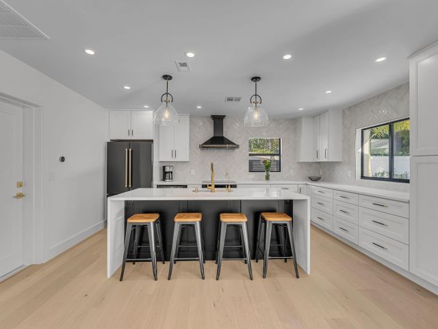 Home for sale at 433 Aylesbury Road - photo 6879852