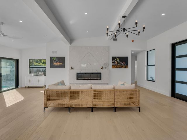 Home for sale at 433 Aylesbury Road - photo 6879853