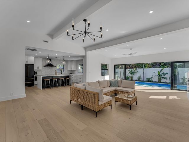 Home for sale at 433 Aylesbury Road - photo 6879854