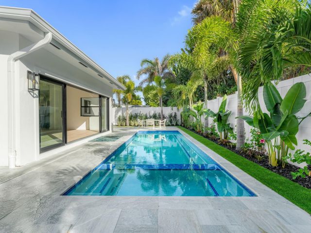 Home for sale at 433 Aylesbury Road - photo 6879857