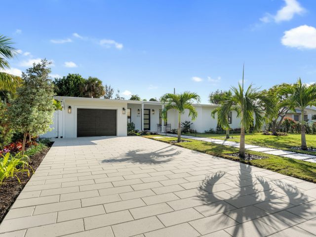 Home for sale at 433 Aylesbury Road - photo 6879861