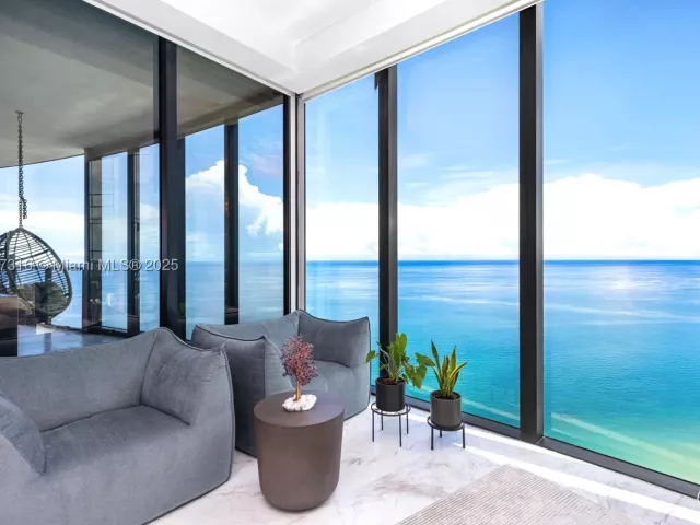 4-bedroom condo for sale in Sunny Isles Beach - 18555 Collins Ave 5501 - MondialRealty