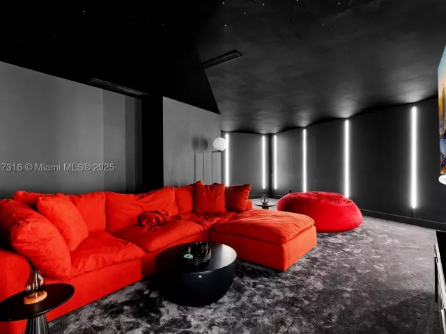 4-bedroom condo for sale in Sunny Isles Beach - 18555 Collins Ave 5501 - MondialRealty