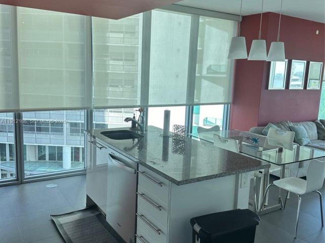 Apartment for rent  Unit #512 - photo 6978885