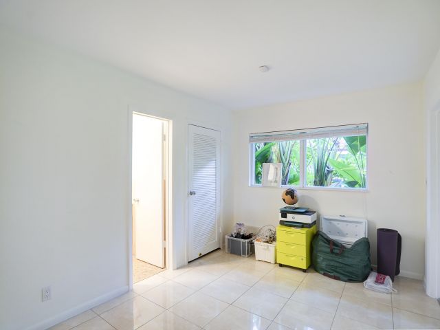 Home for rent at 216 32nd Street - photo 6851118