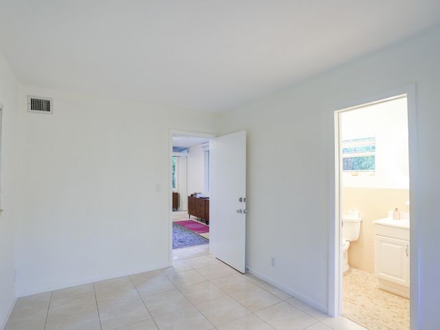 Home for rent at 216 32nd Street - photo 6851119