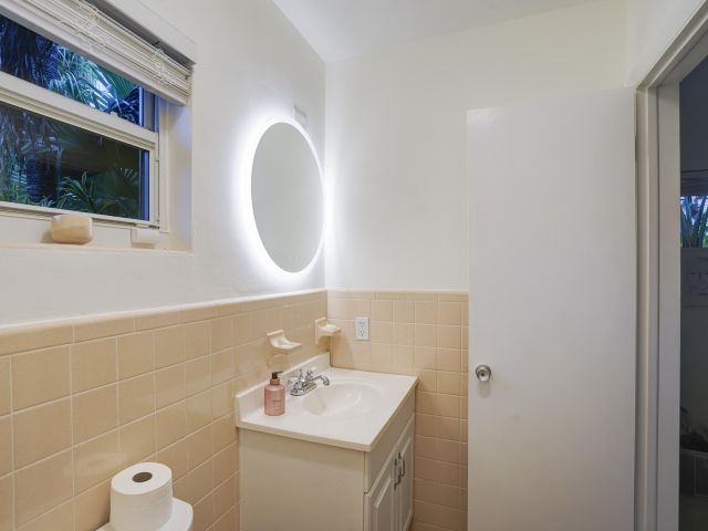 Home for rent at 216 32nd Street - photo 6851122