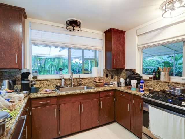 Home for rent at 216 32nd Street - photo 6851127