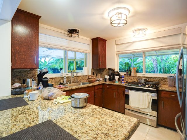 Home for rent at 216 32nd Street - photo 6851128