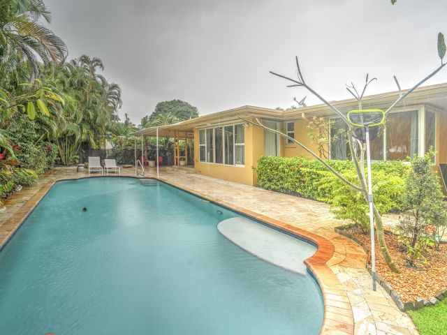 Home for rent at 216 32nd Street - photo 6851134