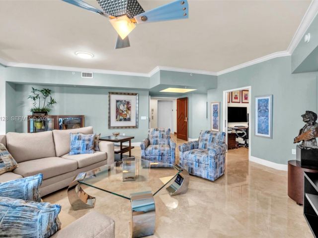 Apartment for sale  Unit #1705 - photo 6853446