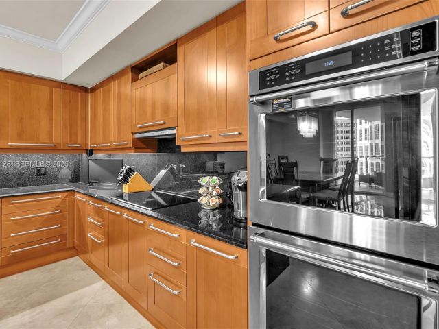 Apartment for sale  Unit #1705 - photo 6853460