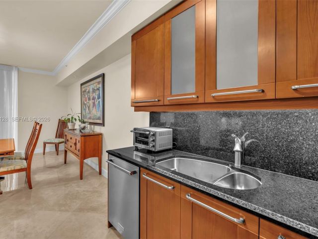 Apartment for sale  Unit #1705 - photo 6853462