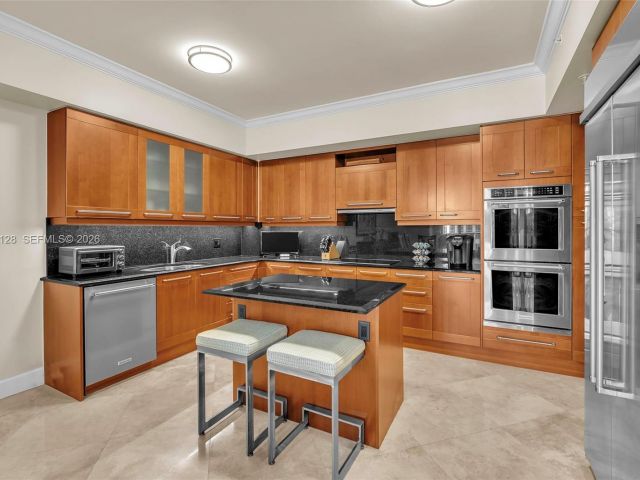 Apartment for sale  Unit #1705 - photo 6853463