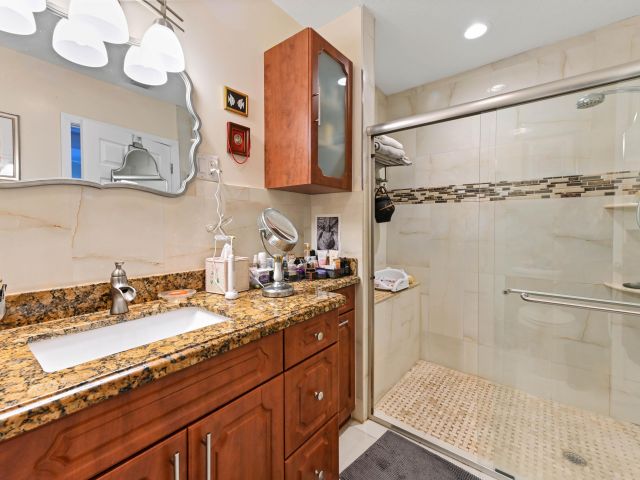 Home for sale at 1121 SE 14th Court - photo 6852393