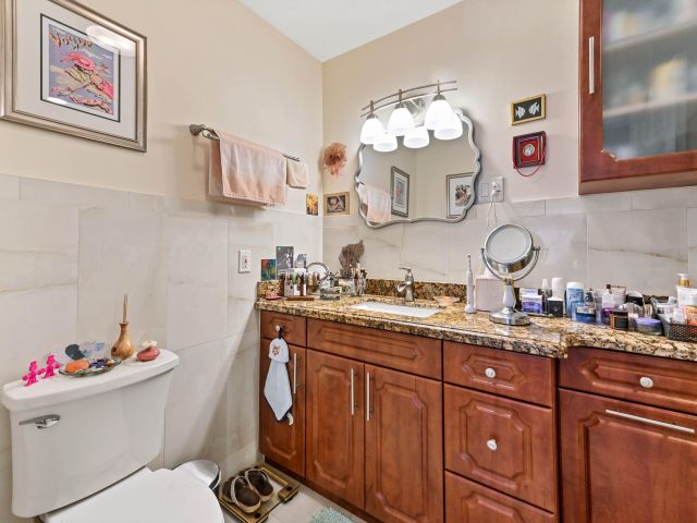 Home for sale at 1121 SE 14th Court - photo 6852394