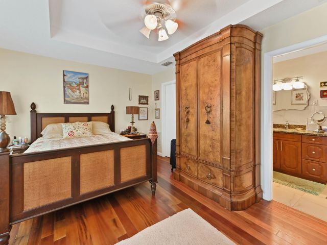 Home for sale at 1121 SE 14th Court - photo 6852395