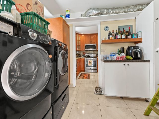 Home for sale at 1121 SE 14th Court - photo 6852397