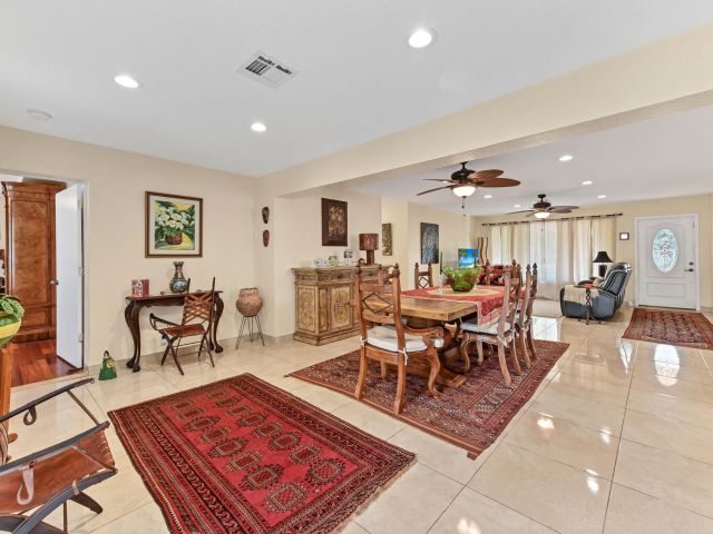 Home for sale at 1121 SE 14th Court - photo 6852403