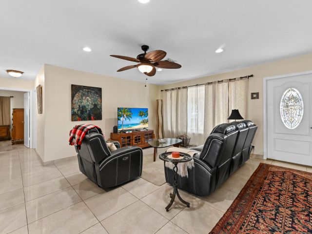 Home for sale at 1121 SE 14th Court - photo 6852407