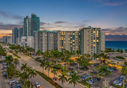 Apartment #7V at Tides