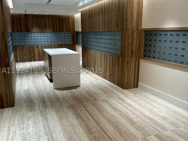 1-bedroom condo for sale in Miami Beach - 2301 Collins Ave 636 - MondialRealty