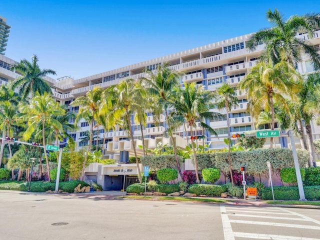 1-bedroom condo for sale in Miami Beach - 800 West Ave 722 - MondialRealty