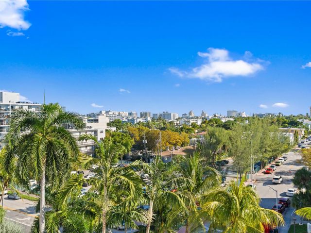 1-bedroom condo for sale in Miami Beach - 800 West Ave 722 - MondialRealty