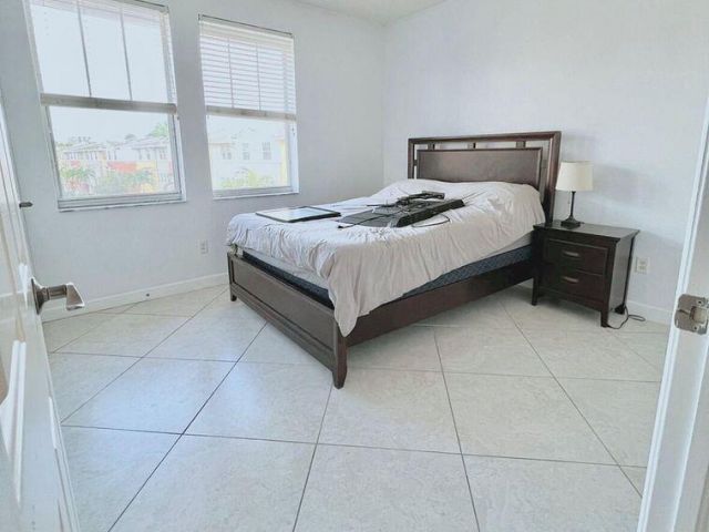 Home for rent at 750 Millbrae Court 3 - photo 6853878