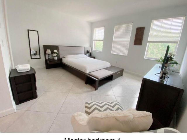 Home for rent at 750 Millbrae Court 3 - photo 6853882