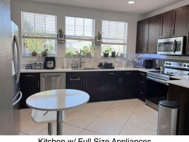 Home for rent at 750 Millbrae Court 3 - photo 6853889