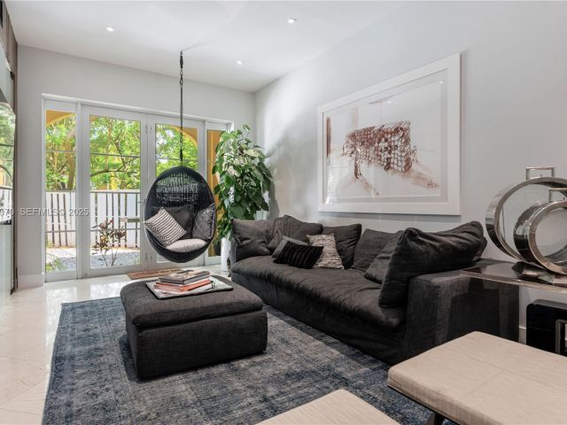 Home for rent at 18460 NE 30th Ave 18460 - photo 6853506