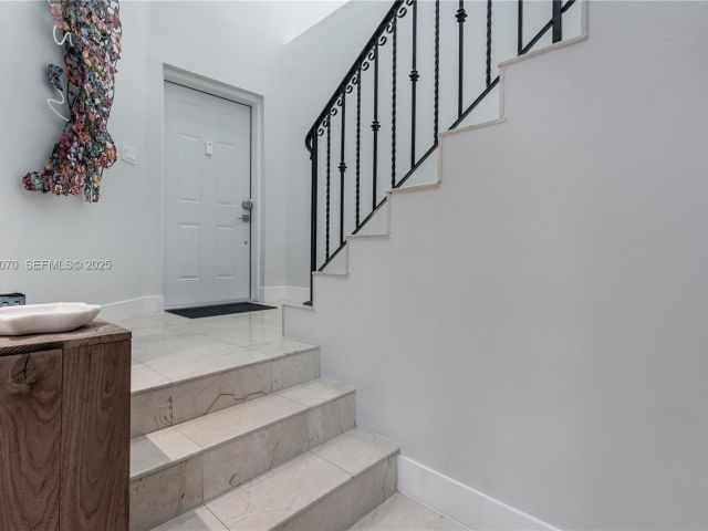 Home for rent at 18460 NE 30th Ave 18460 - photo 6853515