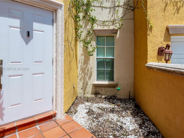 Home for rent at 18460 NE 30th Ave 18460 - photo 6853524