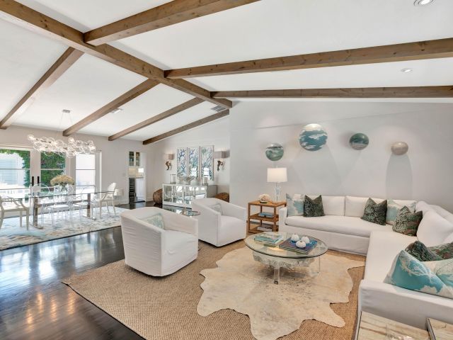 Home for rent at 136 Worth Court S - photo 6853566