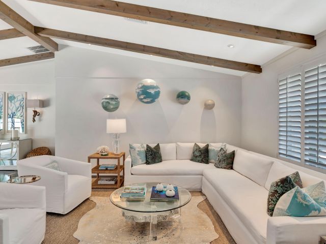 Home for rent at 136 Worth Court S - photo 6853567