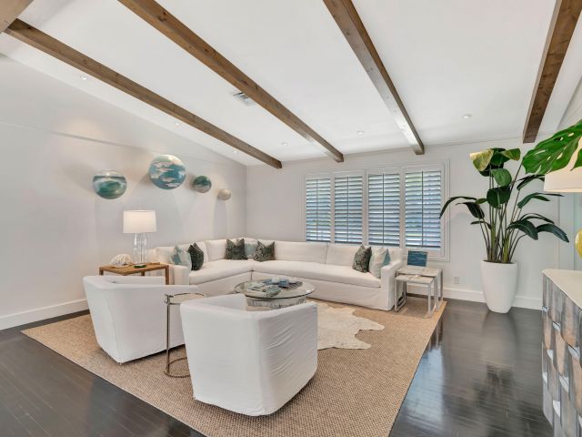 Home for rent at 136 Worth Court S - photo 6853568