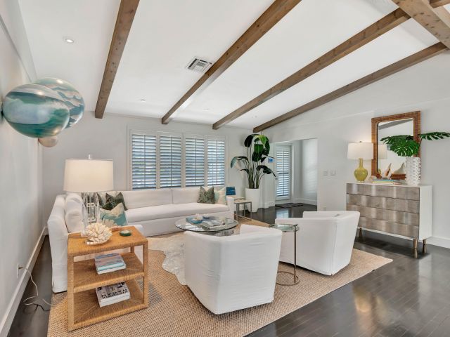 Home for rent at 136 Worth Court S - photo 6853570