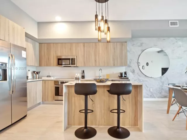 1-bedroom condo for sale in Miami - 3900 Biscayne Blvd N-813 - MondialRealty