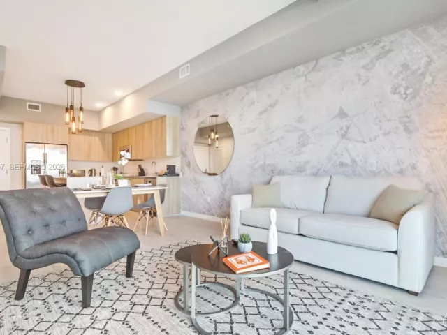 1-bedroom condo for sale in Miami - 3900 Biscayne Blvd N-813 - MondialRealty