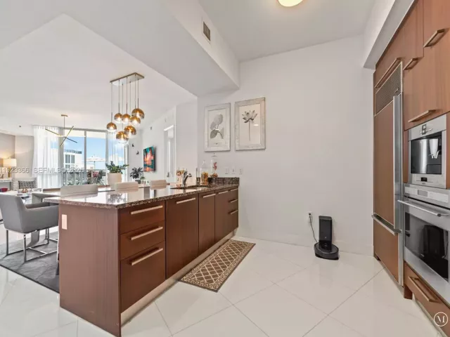 2-bedroom condo for sale in Sunny Isles Beach - 15901 Collins Ave 403 - MondialRealty