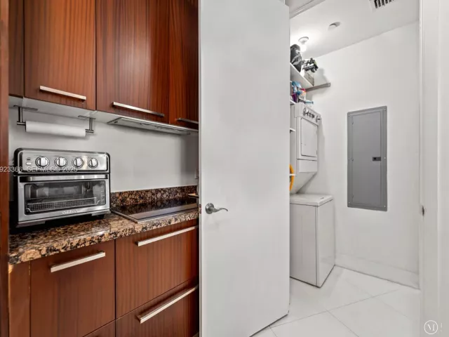 2-bedroom condo for sale in Sunny Isles Beach - 15901 Collins Ave 403 - MondialRealty